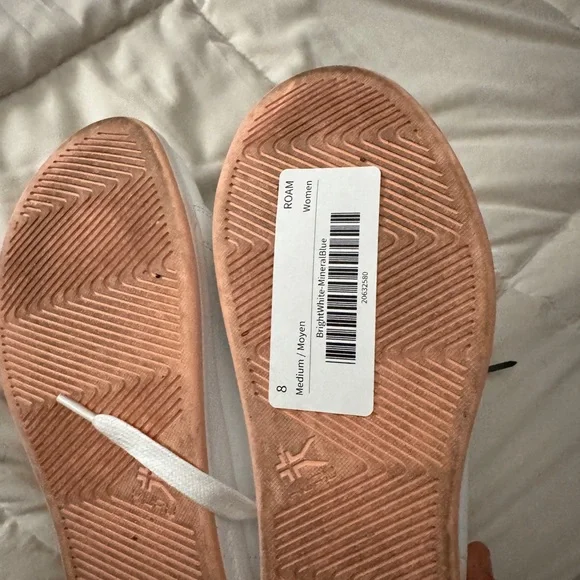 Kuru Roam Sneakers- Size 8 - Picture 5 of 6